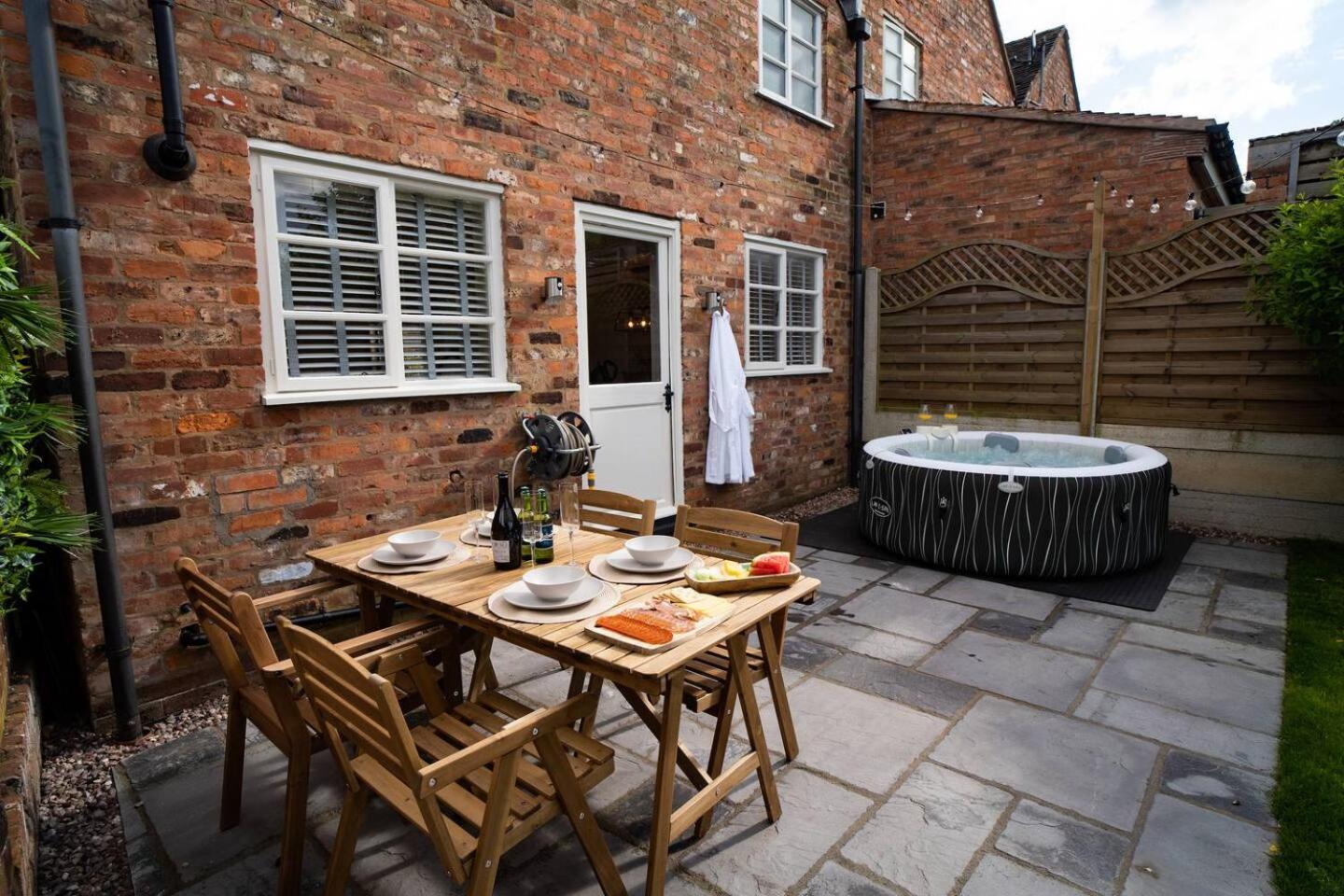 Stylish 2 Bedroom Cottage With Hot Tub And Parking Bewdley Dış mekan fotoğraf