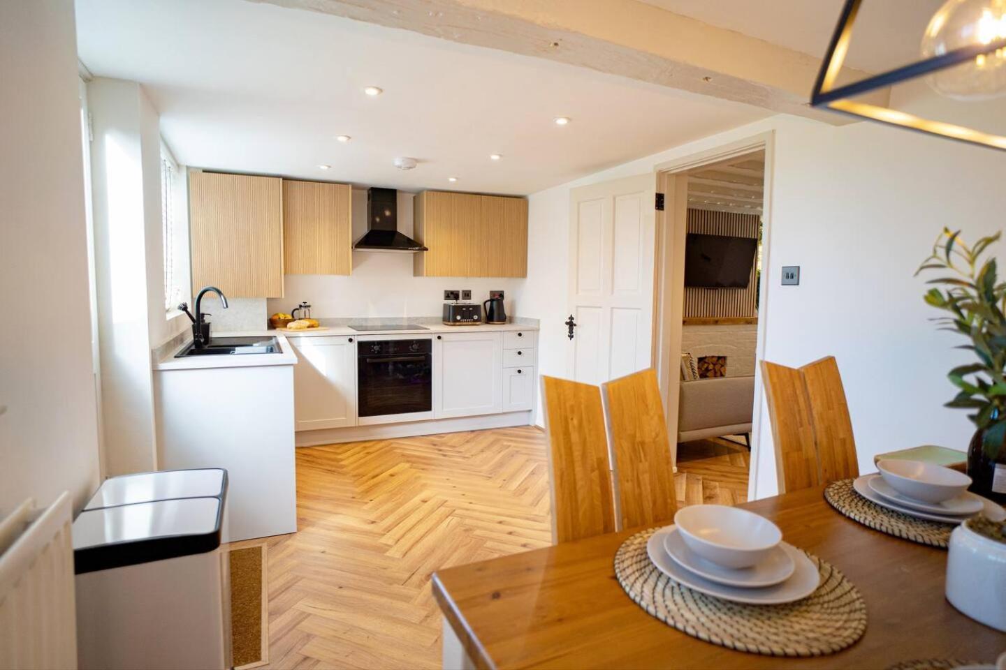 Stylish 2 Bedroom Cottage With Hot Tub And Parking Bewdley Dış mekan fotoğraf